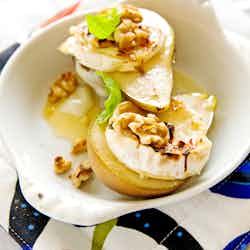 Pears with walnuts
