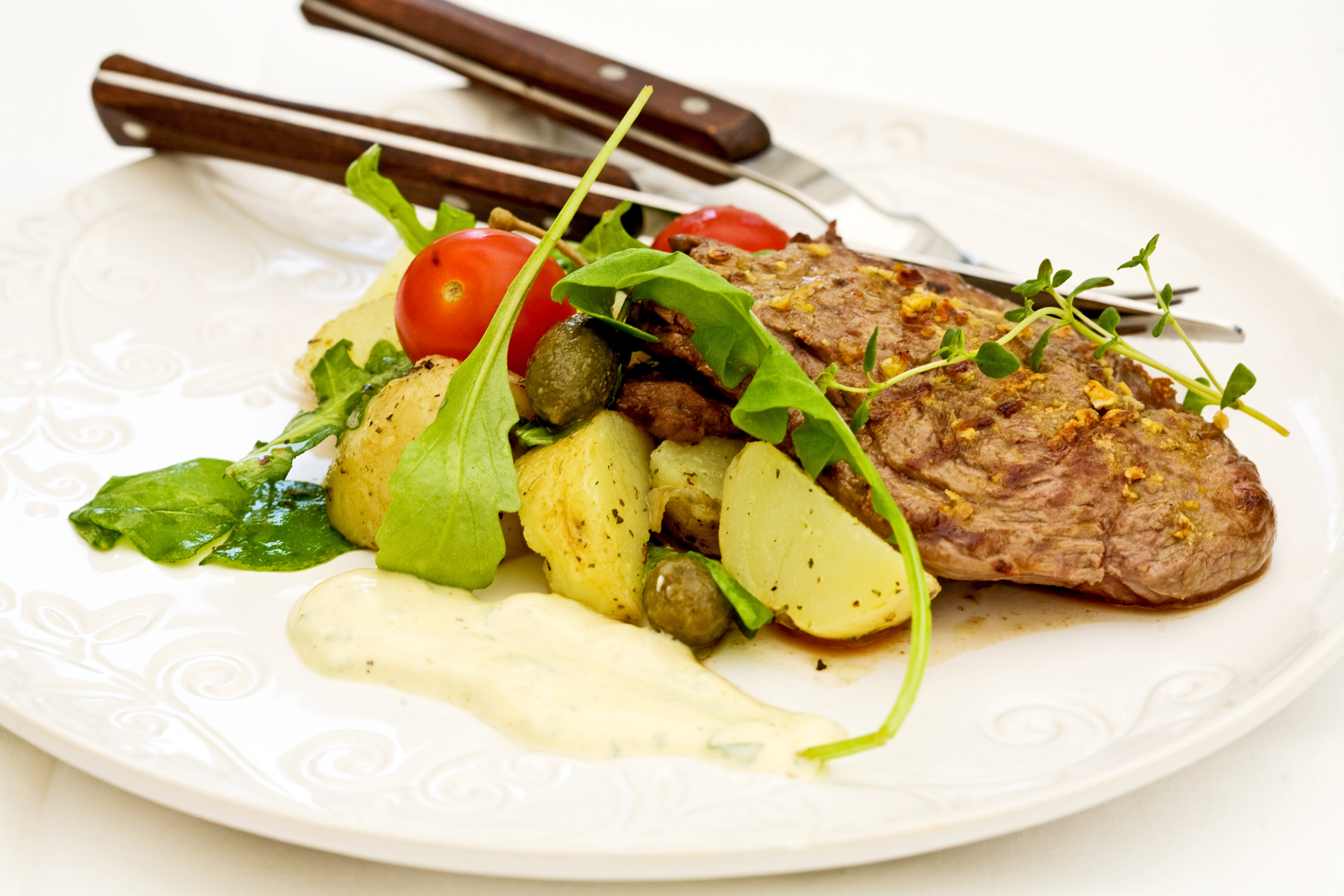 Lövbiff med fransk potatissallad