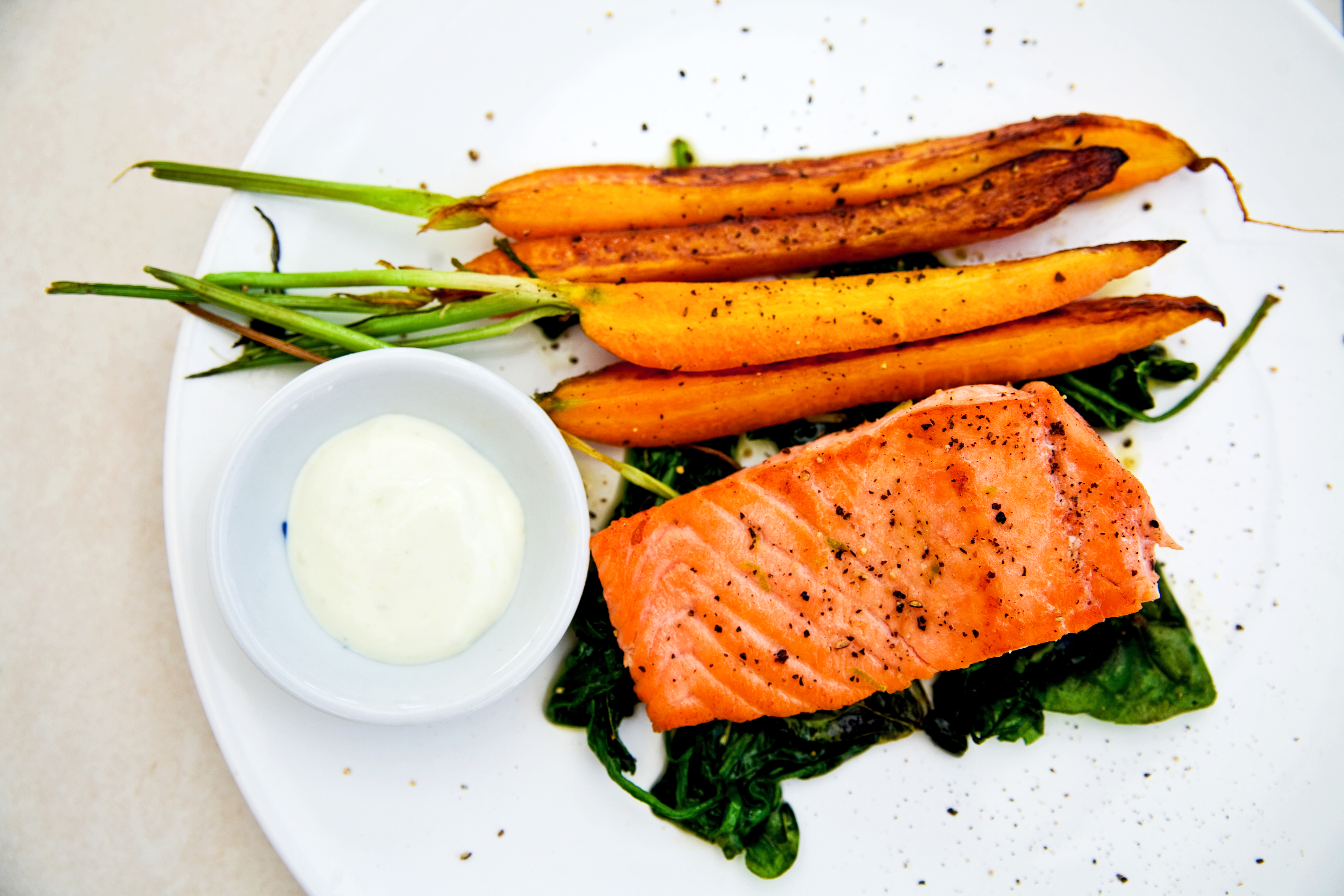 Laxfilé på spenatbädd