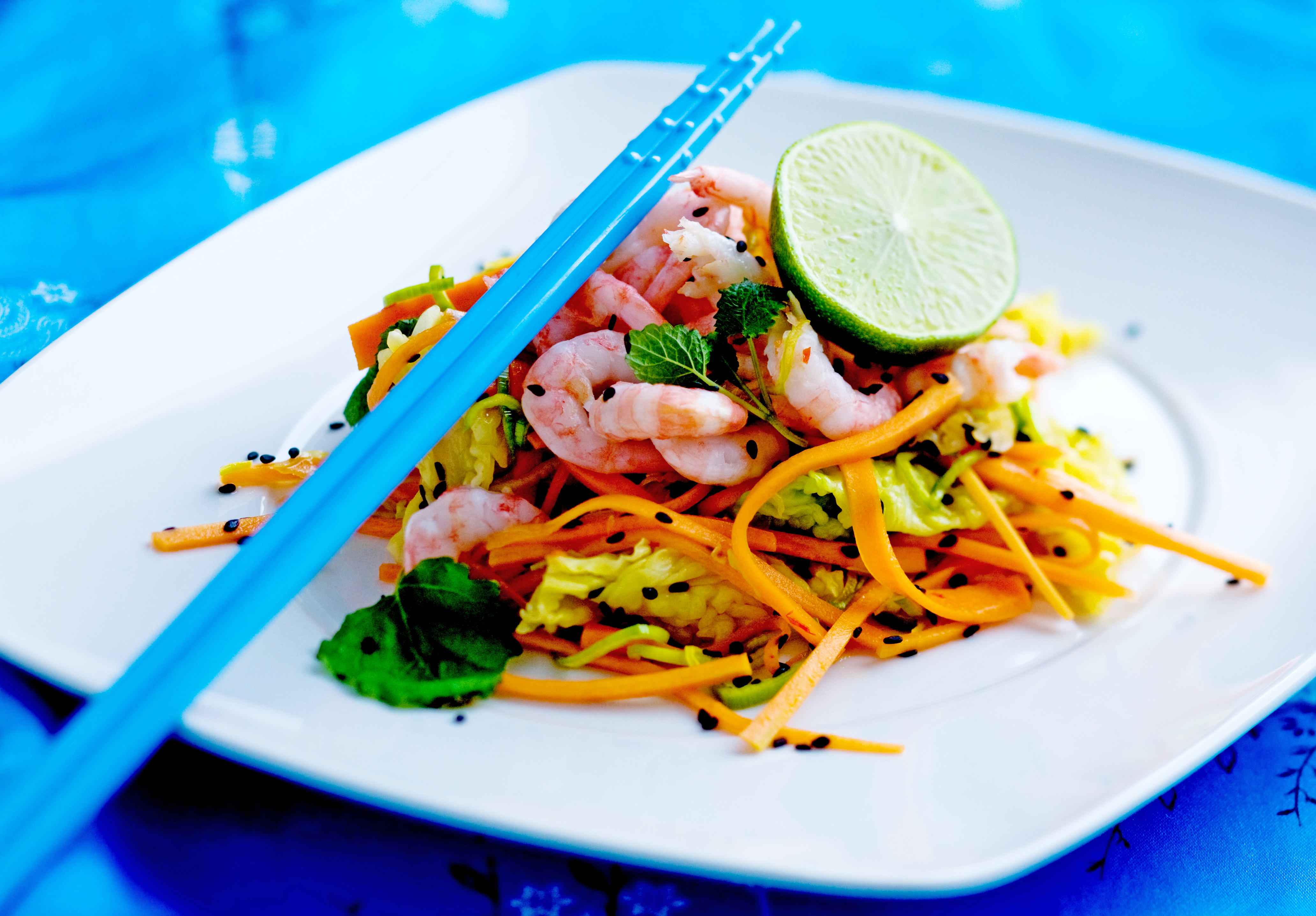 Thailändsk räksallad med savoykål