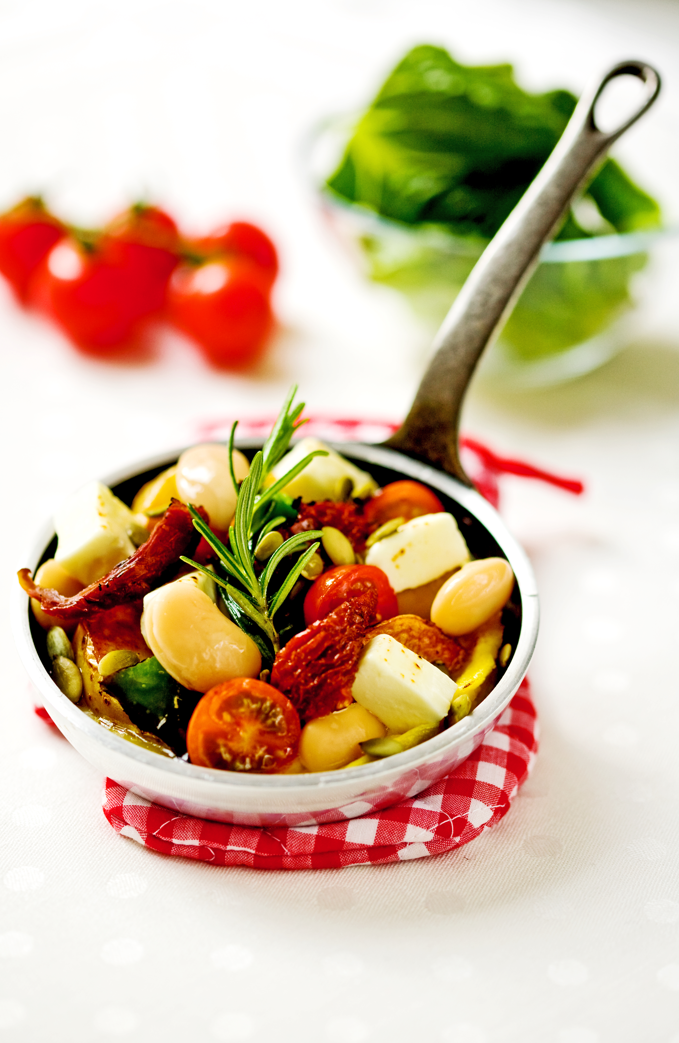 Bondomelett med fetaost och vita bönor